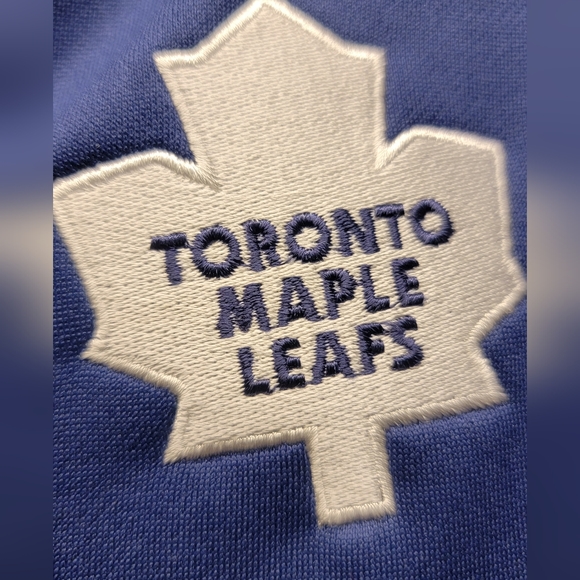 BNWT Toronto Maple Leafs Zipped Sweater - Picture 7 of 10